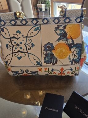 Dolce & Gabbana White Leather Shoulder Bag with Yellow Lemon Print